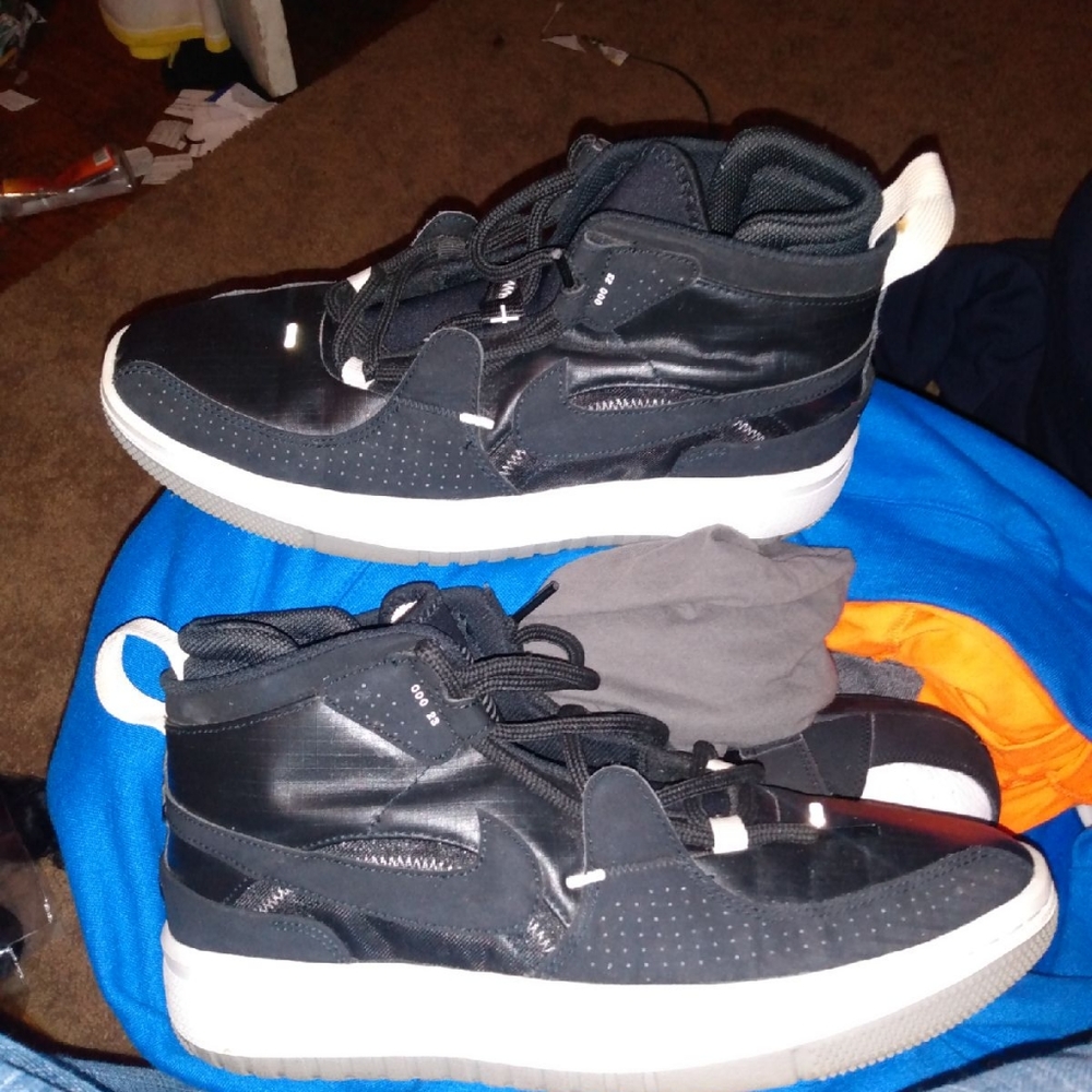 Shoes - Picture 3 of 3